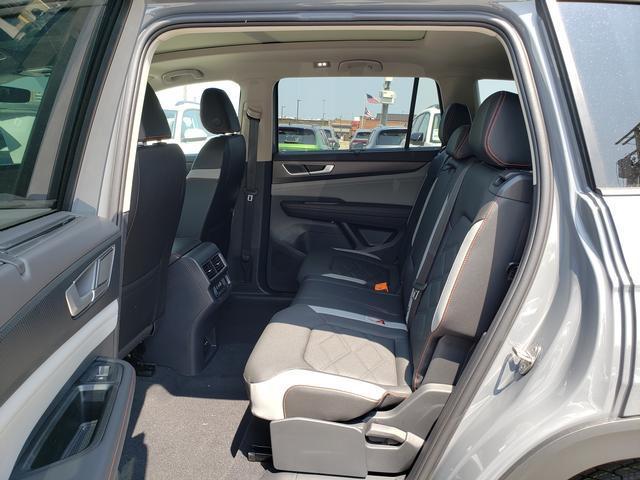 new 2025 Volkswagen Atlas car, priced at $44,245