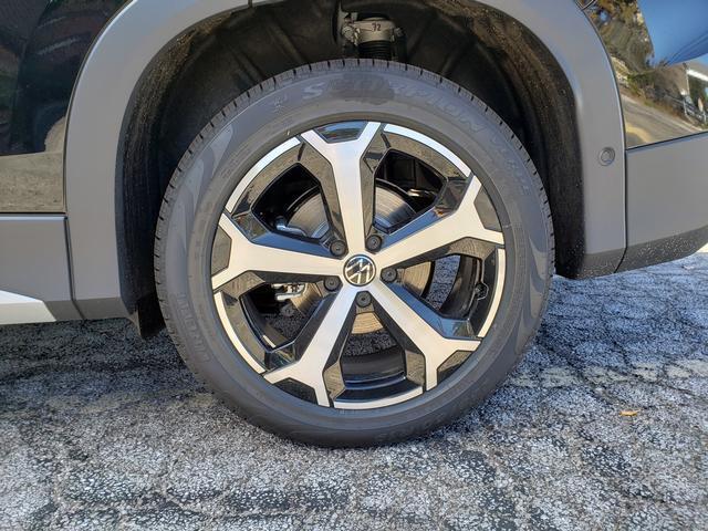 new 2025 Volkswagen Tiguan car, priced at $33,819