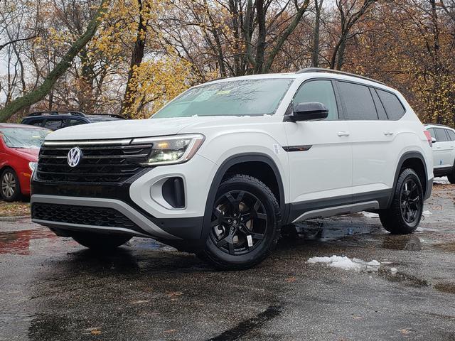 new 2025 Volkswagen Atlas car, priced at $45,163