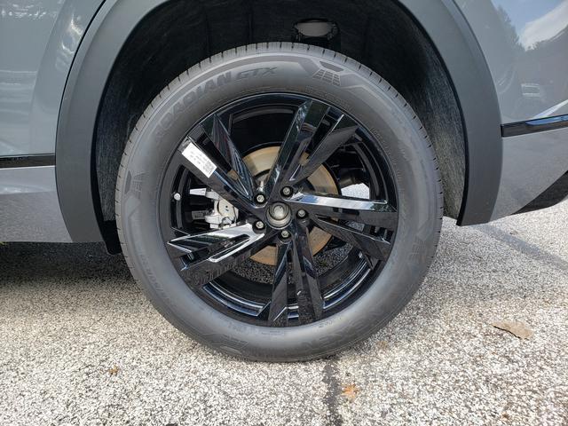 new 2026 Volkswagen Atlas Cross Sport car, priced at $52,876