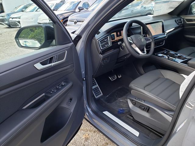 new 2026 Volkswagen Atlas Cross Sport car, priced at $52,876