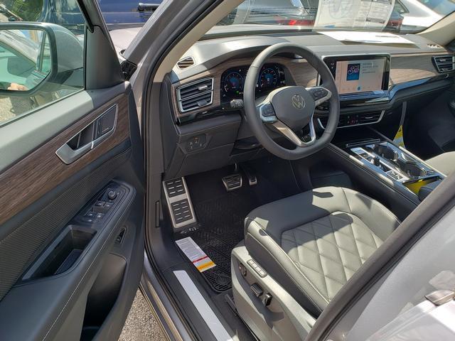 new 2025 Volkswagen Atlas car, priced at $50,531
