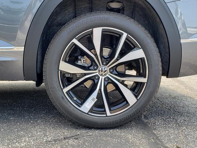 new 2025 Volkswagen Atlas car, priced at $50,640