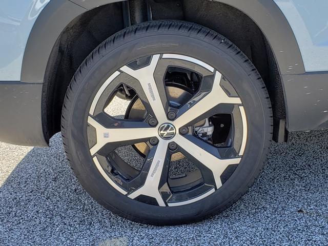 new 2025 Volkswagen Taos car, priced at $35,395