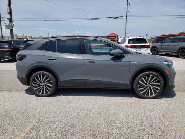 new 2025 Volkswagen ID.4 car, priced at $44,579