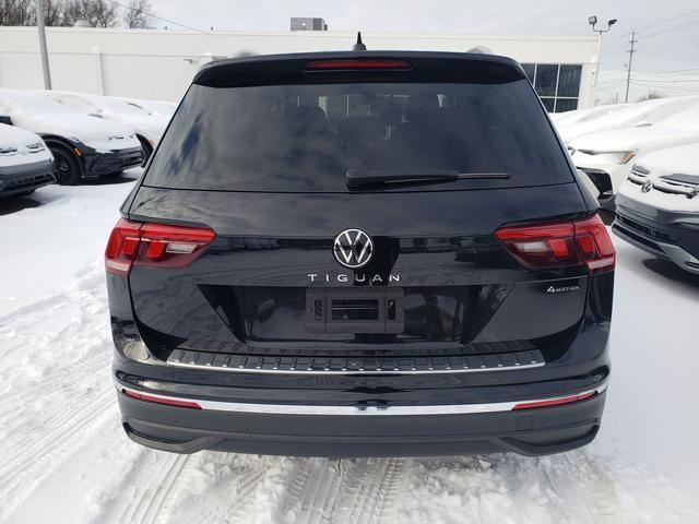 new 2024 Volkswagen Tiguan car, priced at $32,035