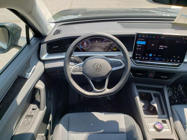 new 2025 Volkswagen Tiguan car, priced at $33,156