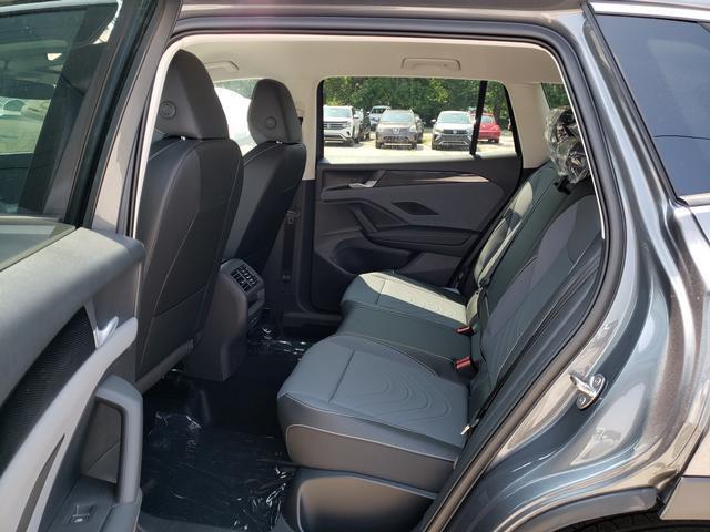 new 2025 Volkswagen Tiguan car, priced at $33,156