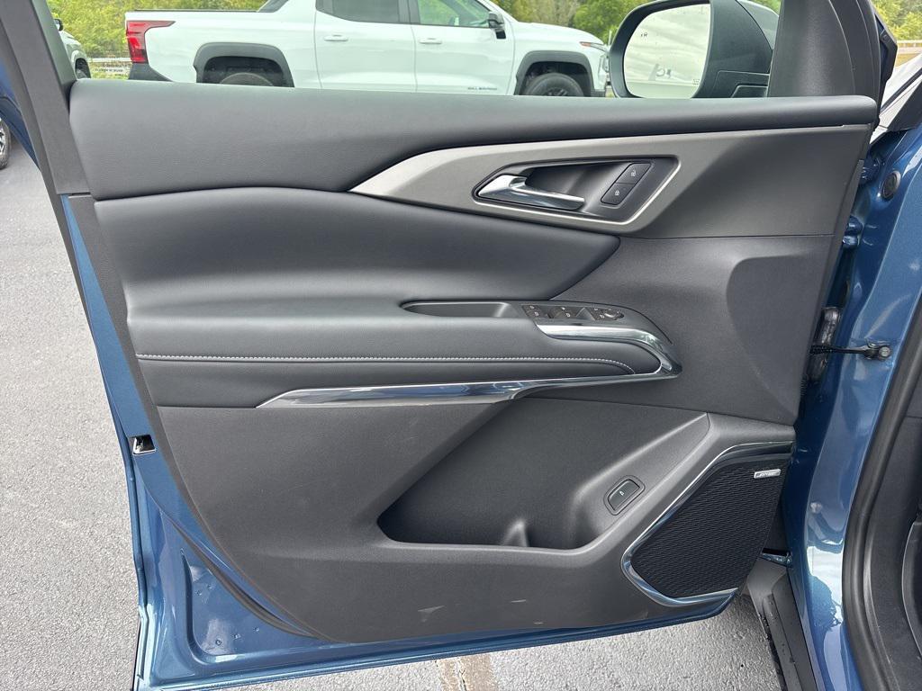 new 2026 Chevrolet Traverse car, priced at $53,193