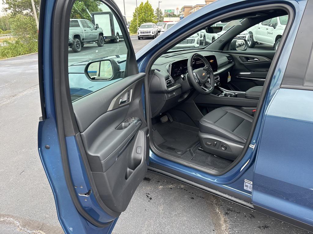 new 2026 Chevrolet Traverse car, priced at $53,193