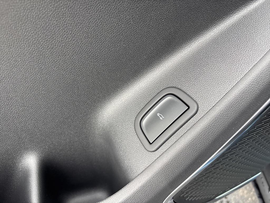 new 2026 Chevrolet Traverse car, priced at $53,193