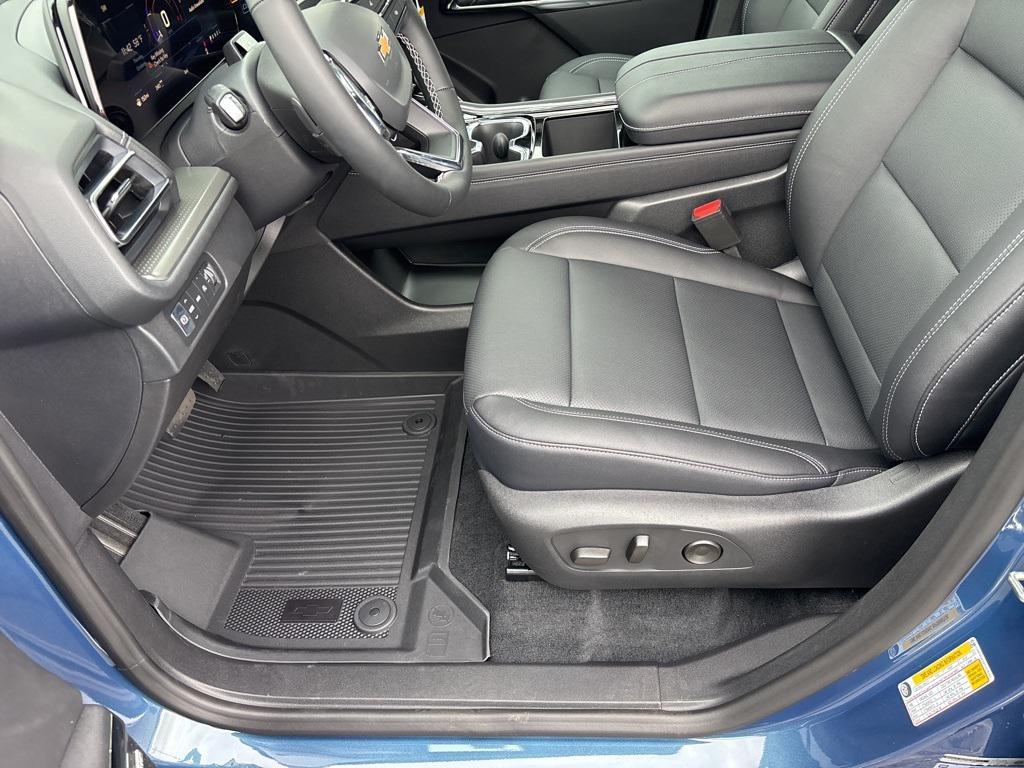 new 2026 Chevrolet Traverse car, priced at $53,193