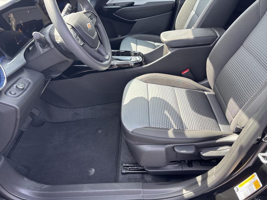 new 2025 Chevrolet Trax car, priced at $23,718