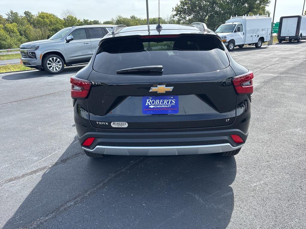 new 2025 Chevrolet Trax car, priced at $23,718
