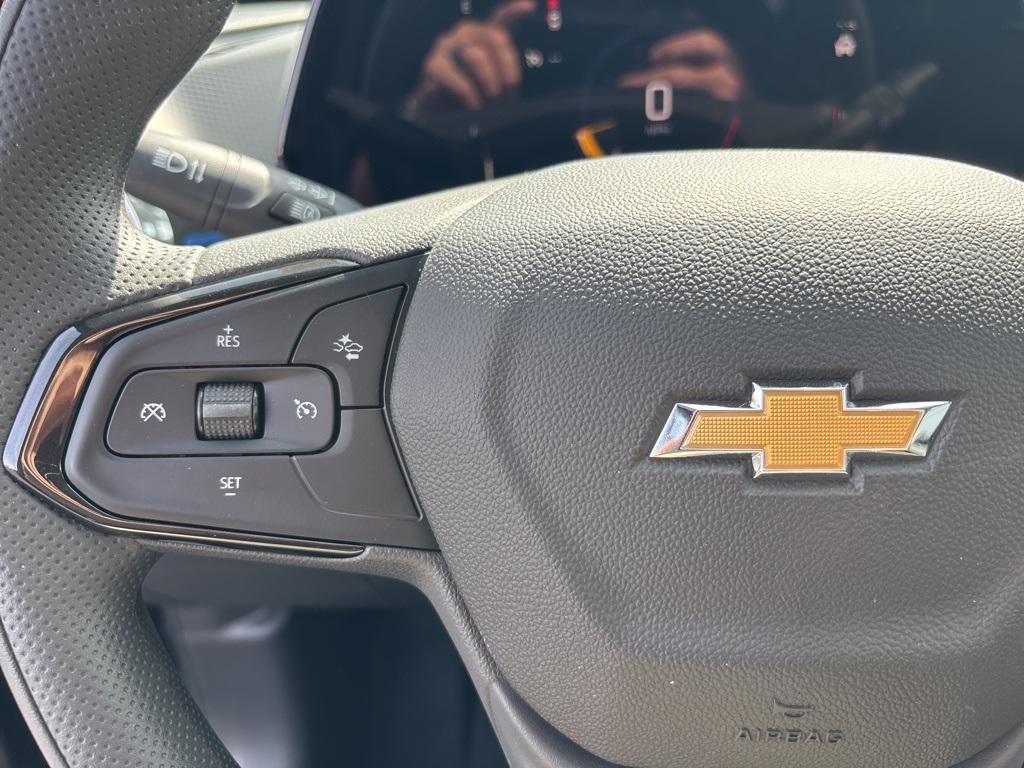 new 2025 Chevrolet Trax car, priced at $23,718
