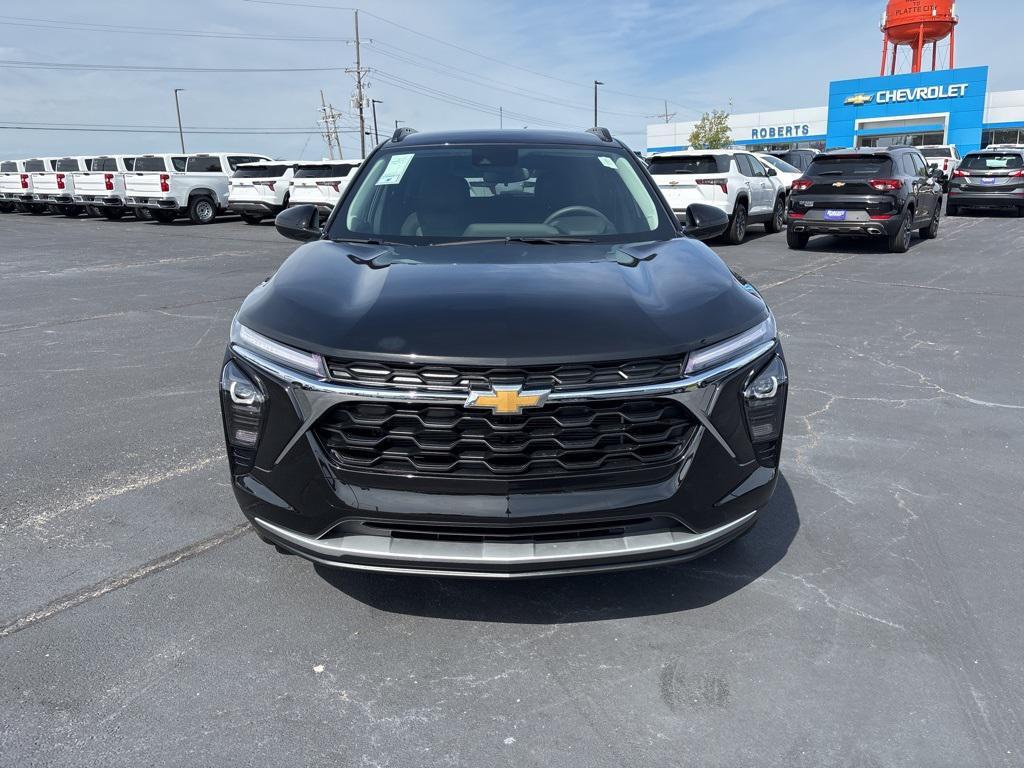 new 2025 Chevrolet Trax car, priced at $23,718
