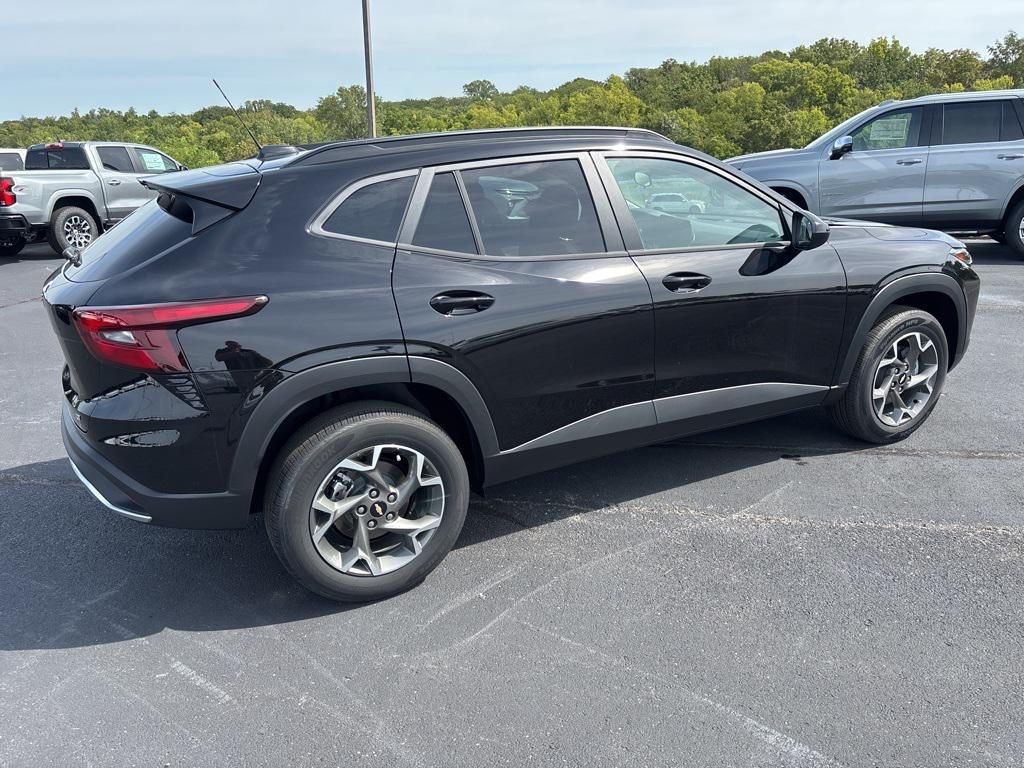 new 2025 Chevrolet Trax car, priced at $23,718
