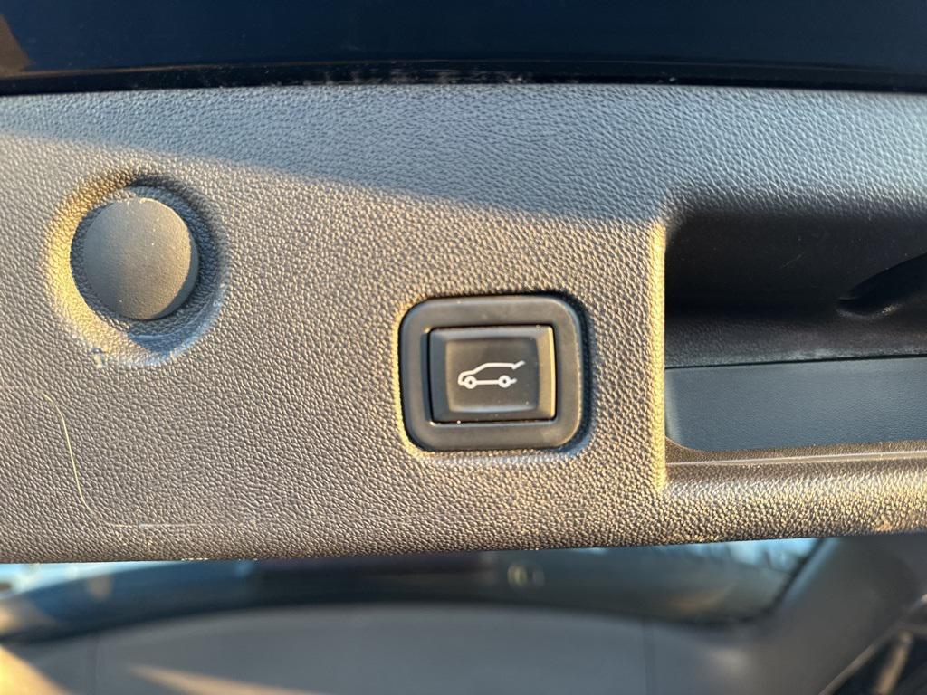 used 2024 Chevrolet Equinox car, priced at $20,499