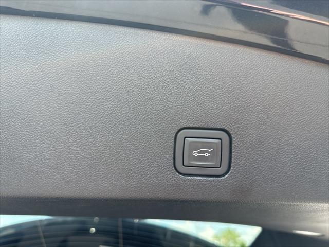used 2023 Cadillac XT6 car, priced at $38,995