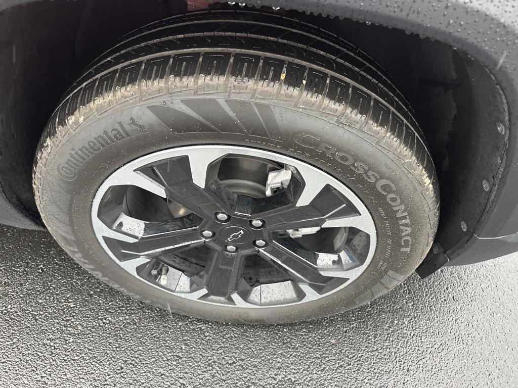 used 2025 Chevrolet Equinox car, priced at $28,995