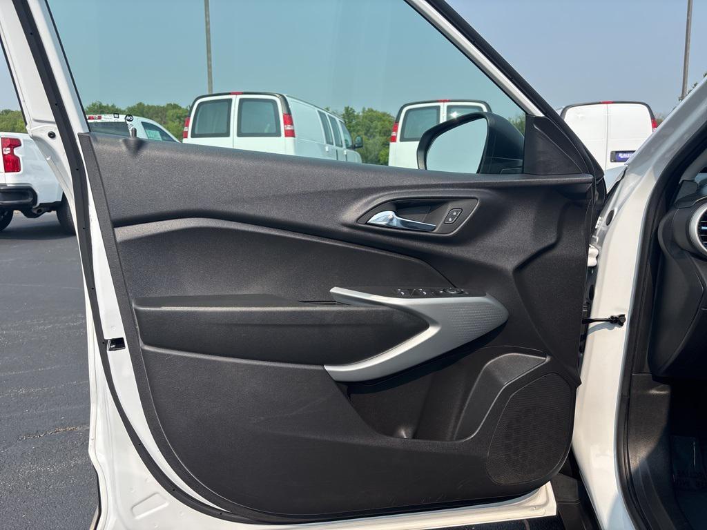 used 2025 Chevrolet Trax car, priced at $21,900