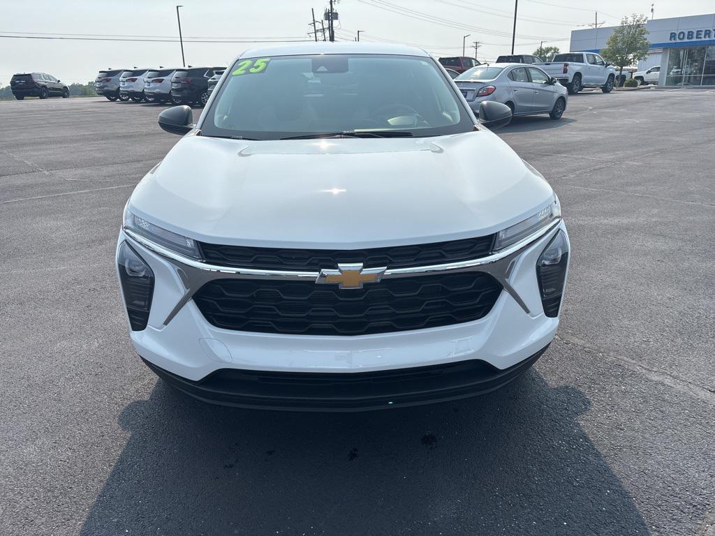 used 2025 Chevrolet Trax car, priced at $21,900