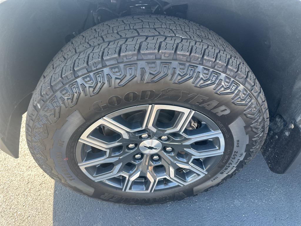 used 2025 Chevrolet Colorado car, priced at $44,000