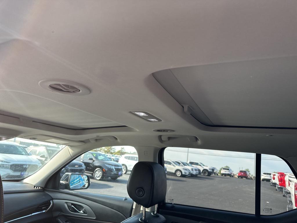 used 2021 Chevrolet Traverse car, priced at $25,890