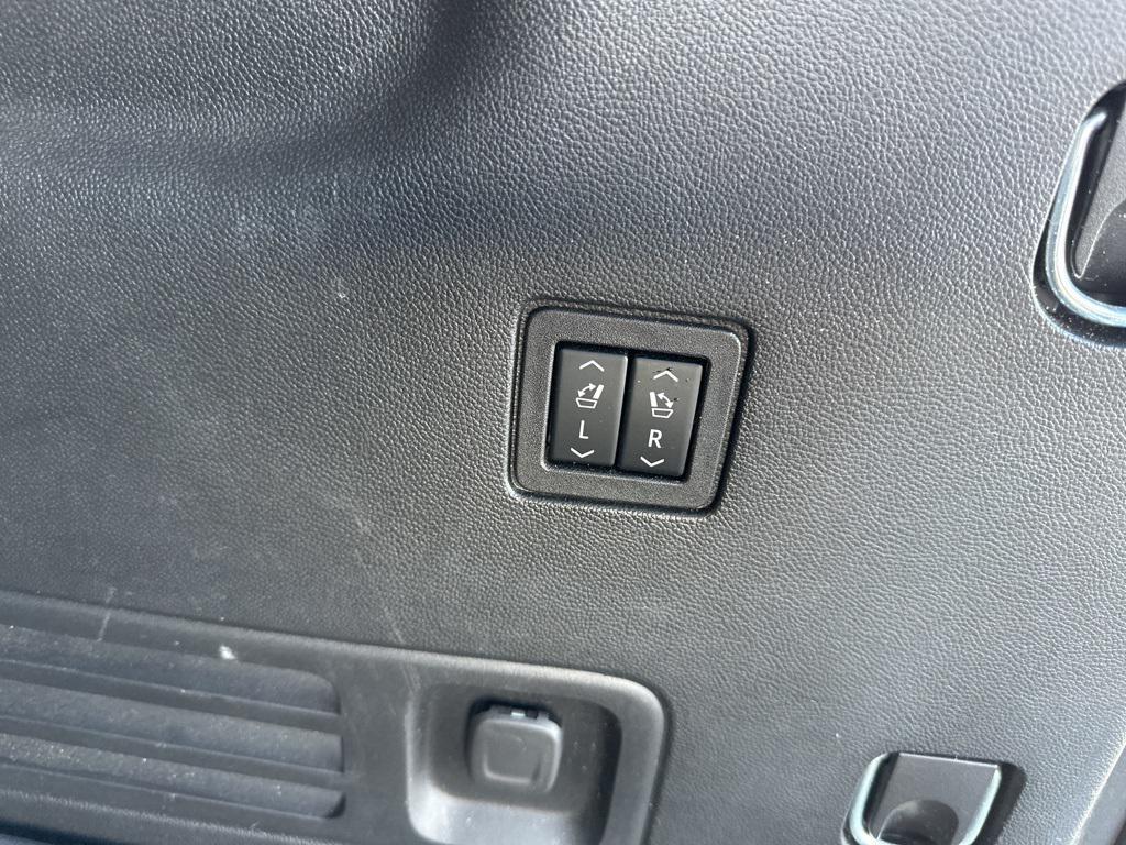 used 2020 Chevrolet Traverse car, priced at $26,499