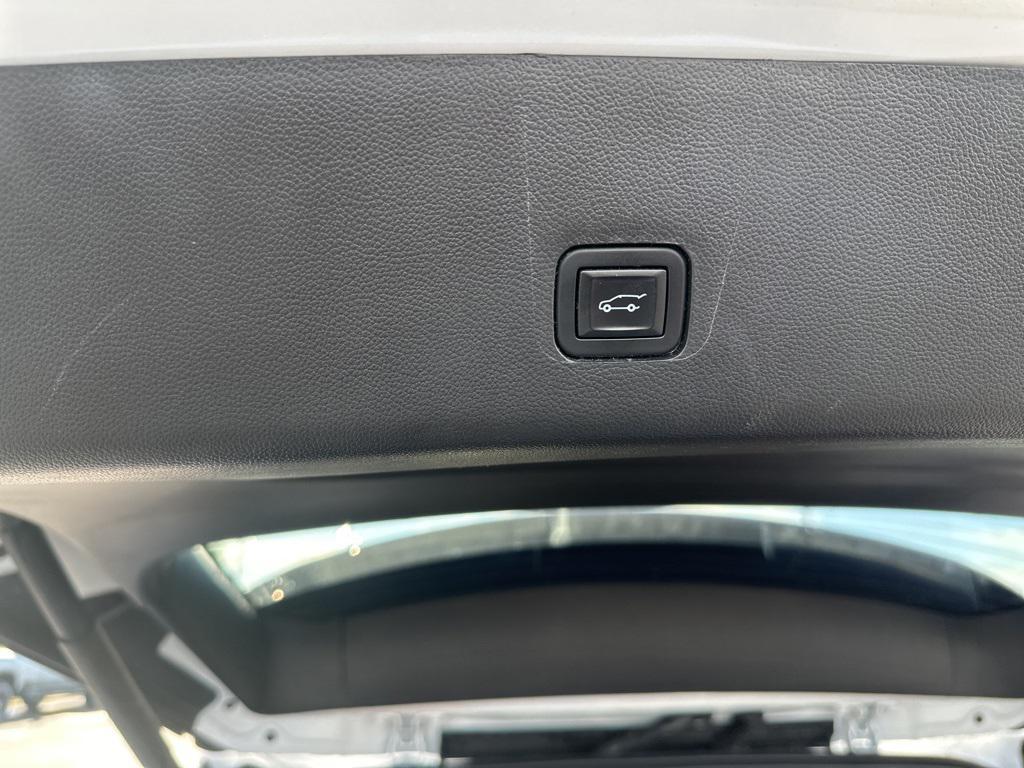 used 2020 Chevrolet Traverse car, priced at $26,499