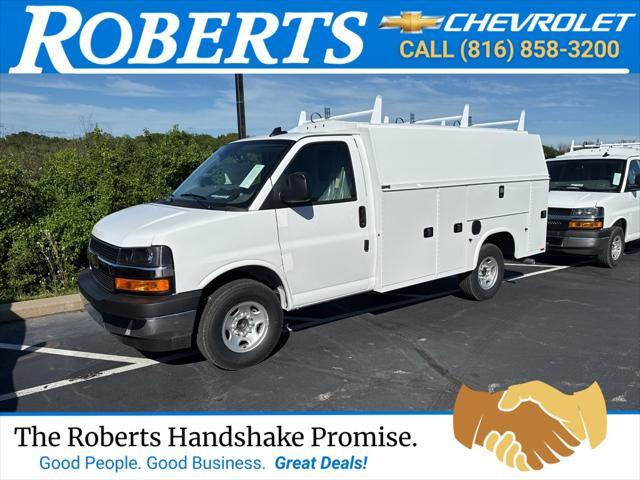 new 2025 Chevrolet Express 3500 car