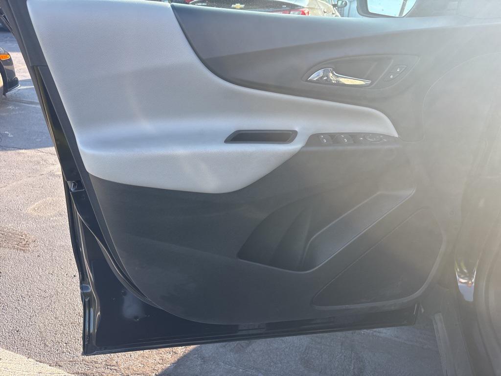 used 2022 Chevrolet Equinox car, priced at $19,000