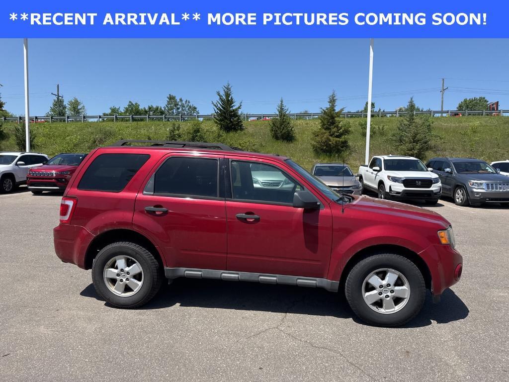 used 2009 Ford Escape car, priced at $5,000