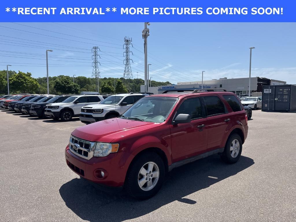 used 2009 Ford Escape car, priced at $5,000
