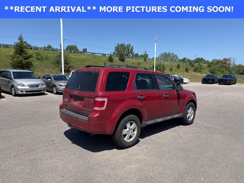 used 2009 Ford Escape car, priced at $5,000