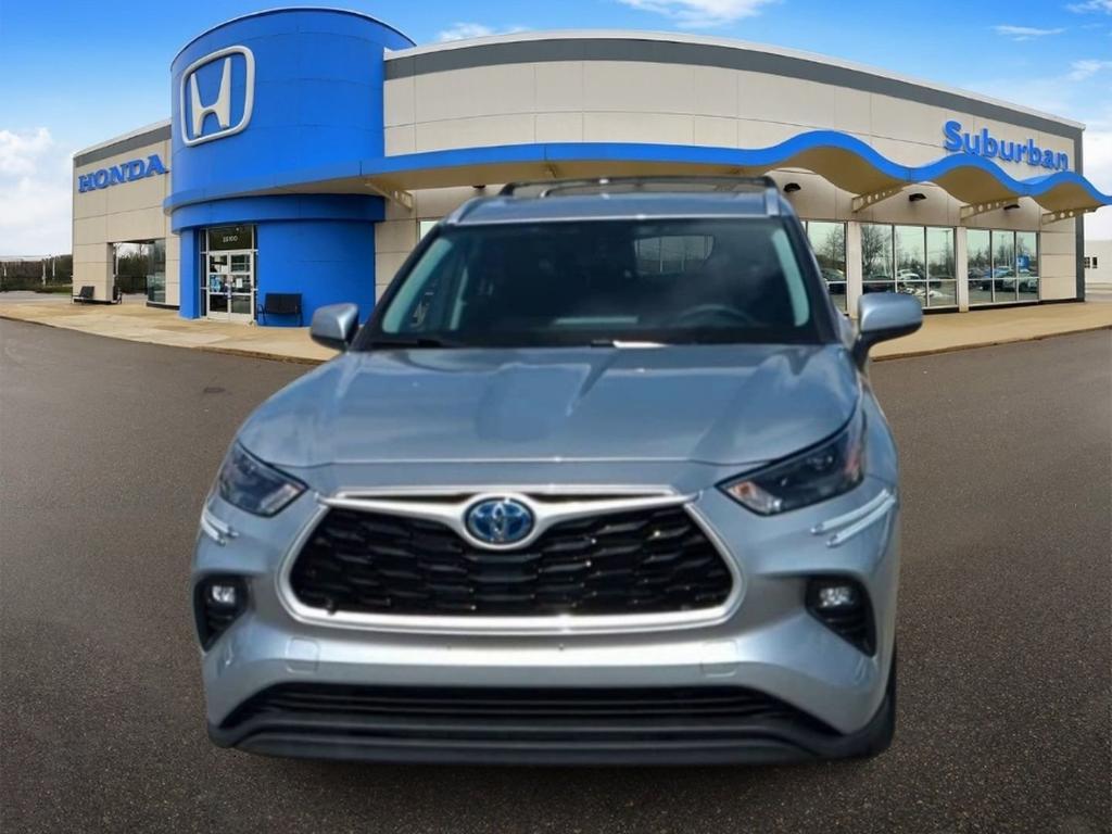used 2022 Toyota Highlander Hybrid car, priced at $39,000
