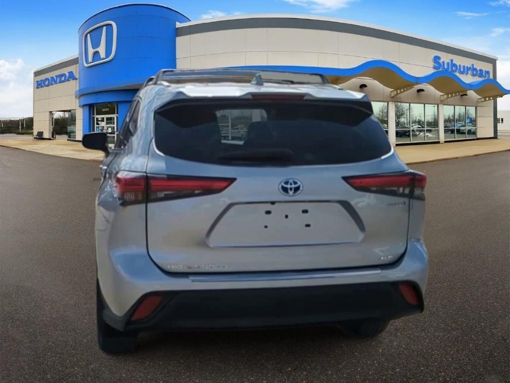 used 2022 Toyota Highlander Hybrid car, priced at $39,000