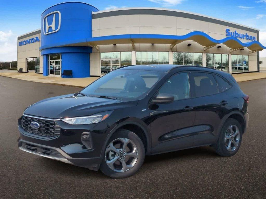 used 2025 Ford Escape car, priced at $27,500