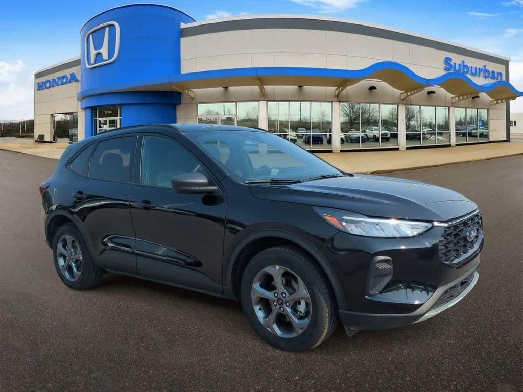 used 2025 Ford Escape car, priced at $27,500