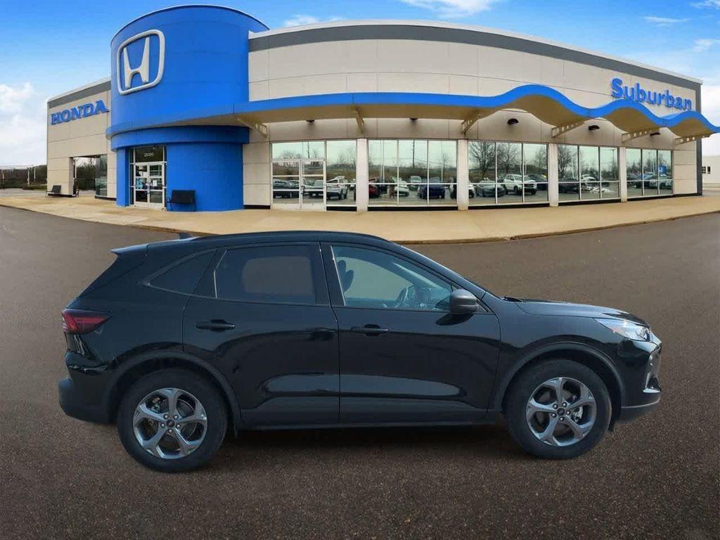 used 2025 Ford Escape car, priced at $27,500