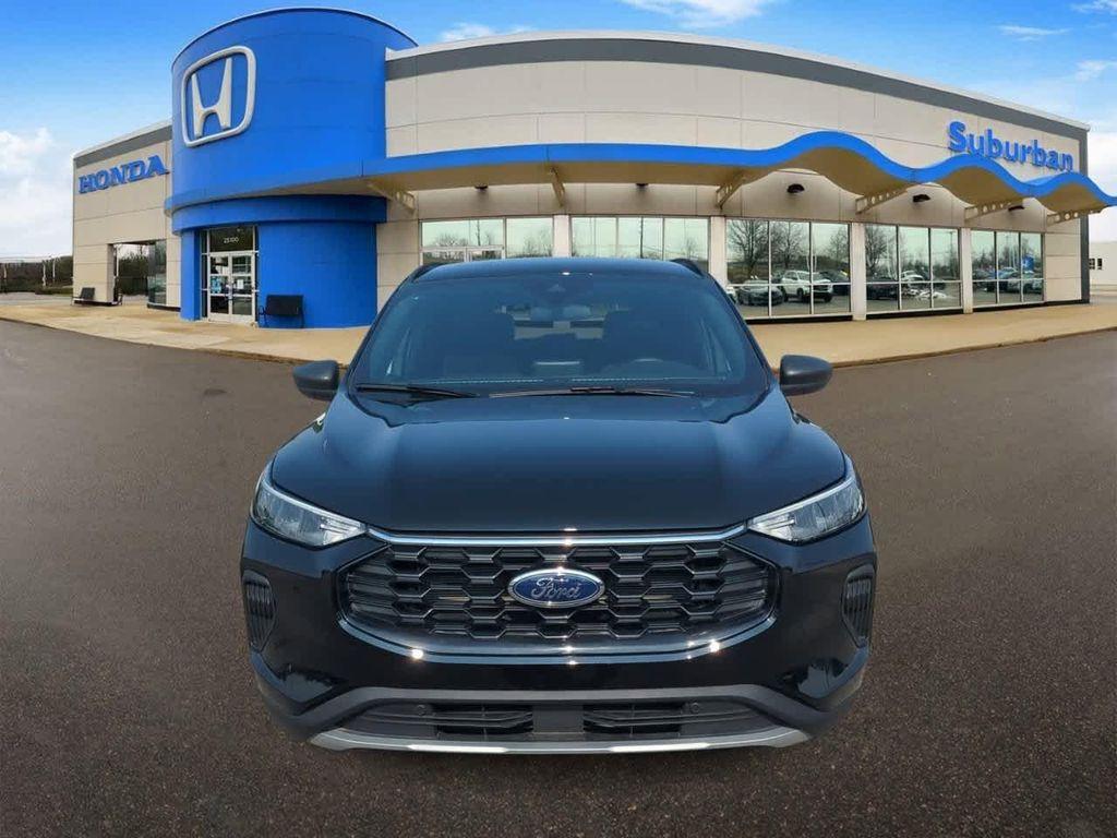 used 2025 Ford Escape car, priced at $27,500