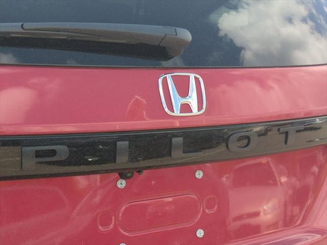 new 2025 Honda Pilot car, priced at $49,350