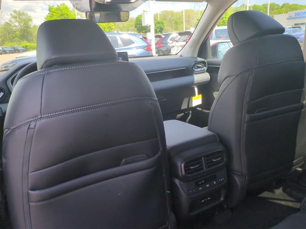 new 2025 Honda Pilot car, priced at $49,350