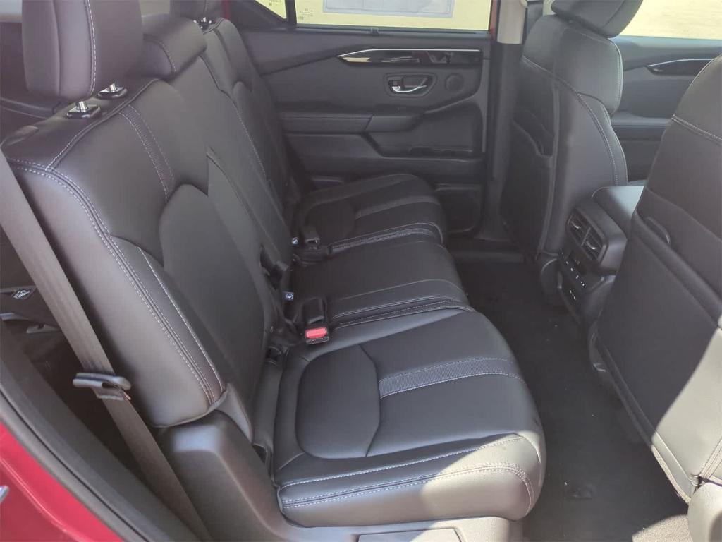 new 2025 Honda Pilot car, priced at $49,350