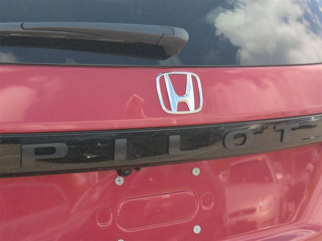 new 2025 Honda Pilot car, priced at $49,350