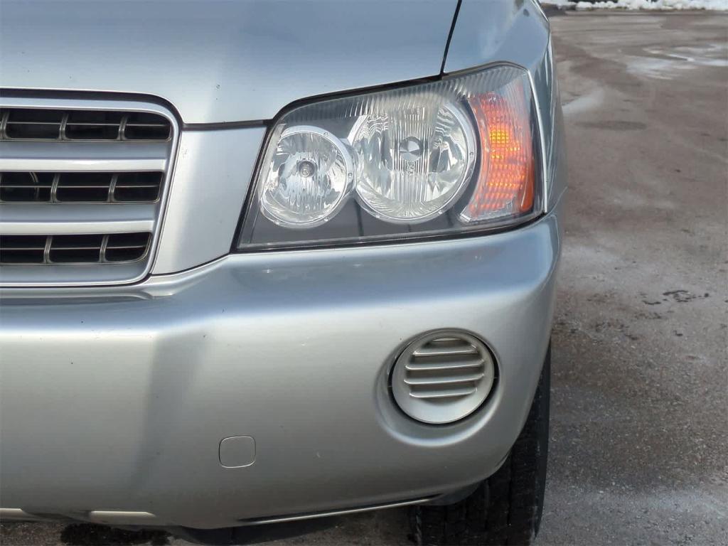 used 2003 Toyota Highlander car, priced at $3,980