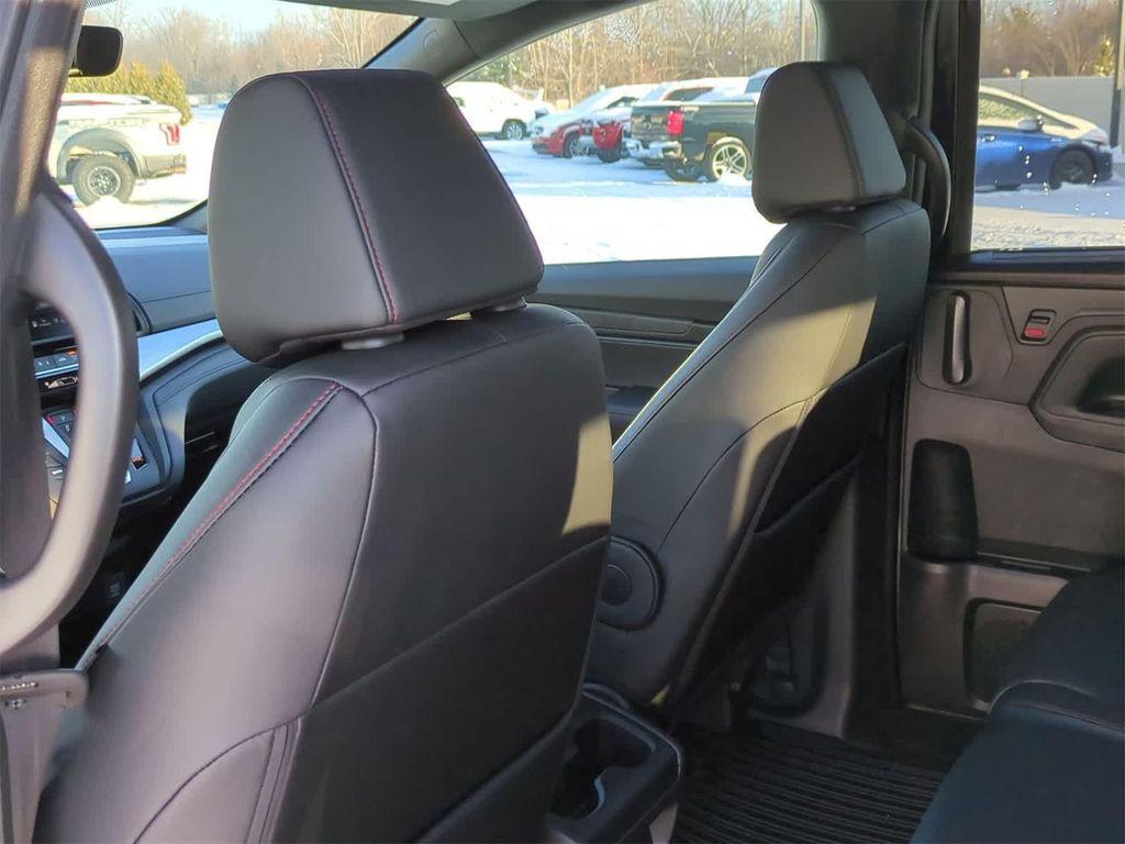 new 2026 Honda Odyssey car, priced at $43,042