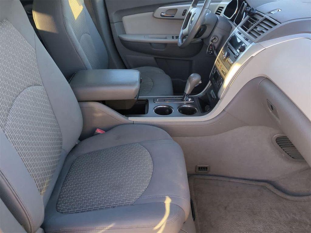 used 2010 Chevrolet Traverse car, priced at $5,135