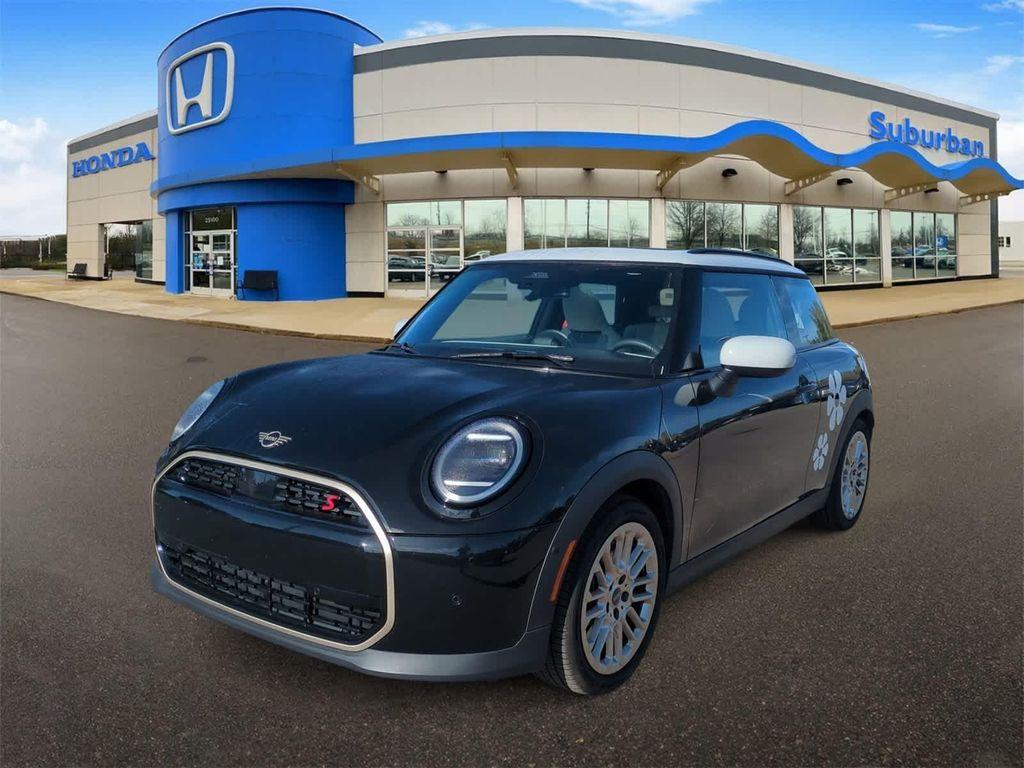 used 2025 MINI Hardtop car, priced at $28,632