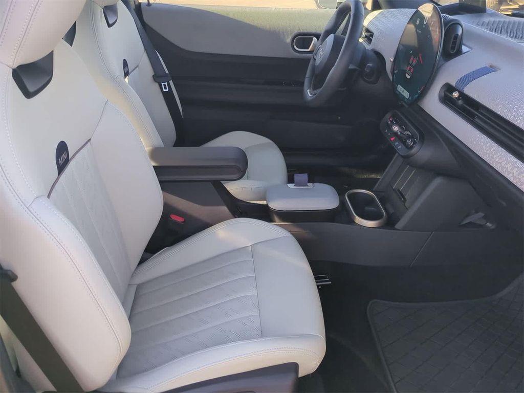used 2025 MINI Hardtop car, priced at $28,632